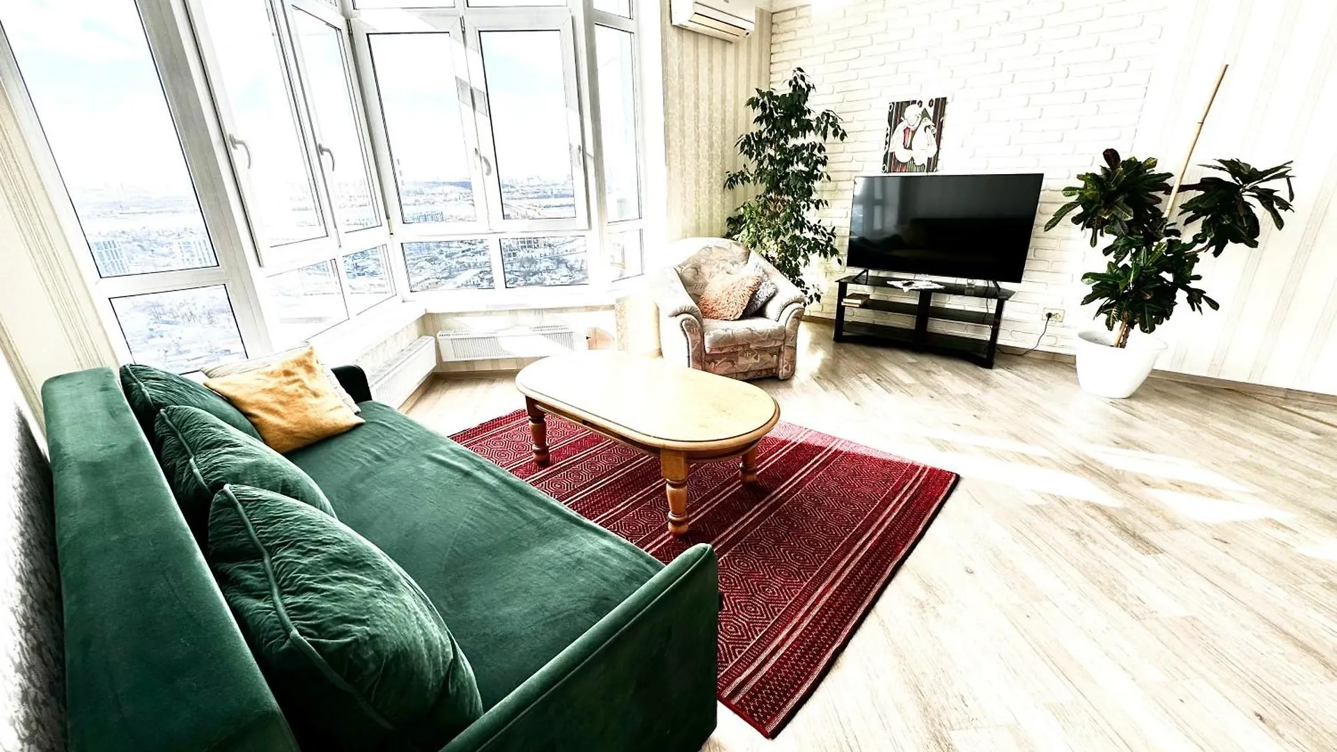 Apartments With Dnipro View Kyiv